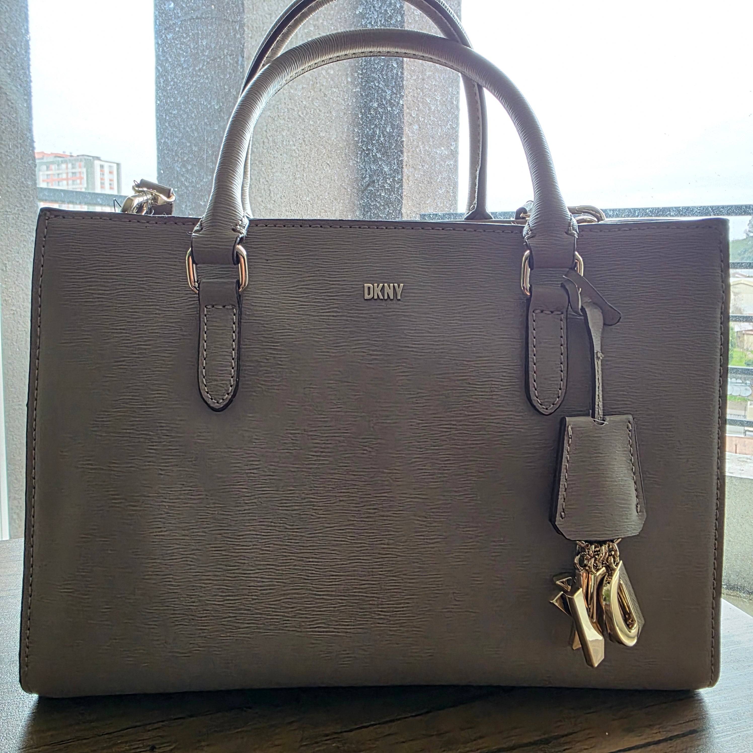 Cartera DKNY Perri  Box Satchel Beige