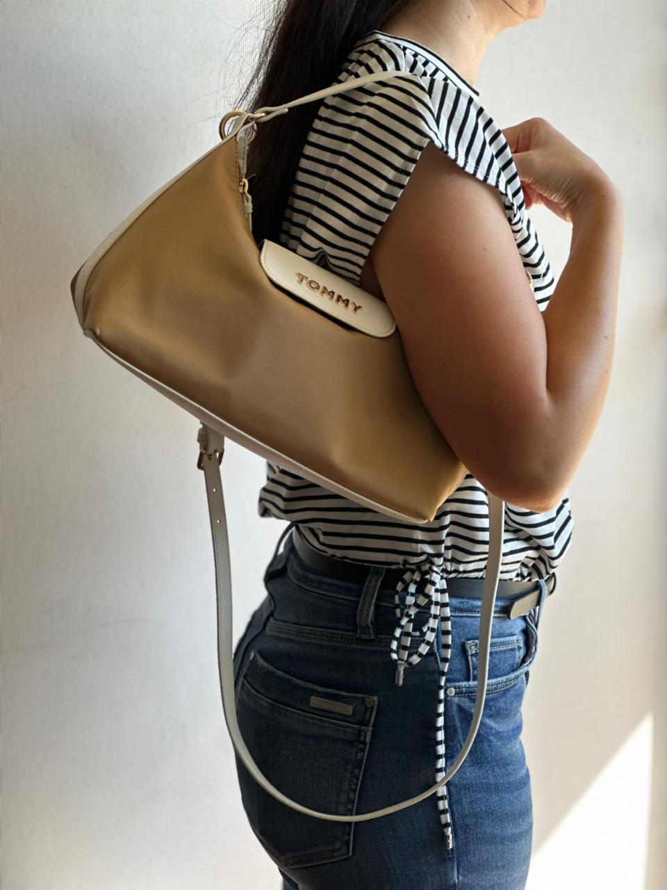 Cartera Tommy Beige & White Chic