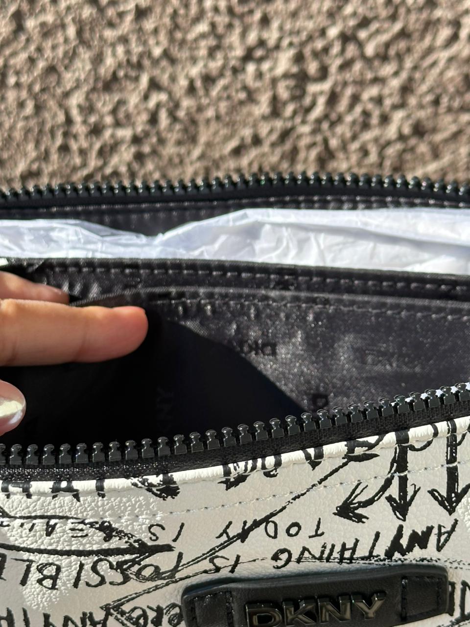 Cartera Crossbody DKNY Graffiti Bag