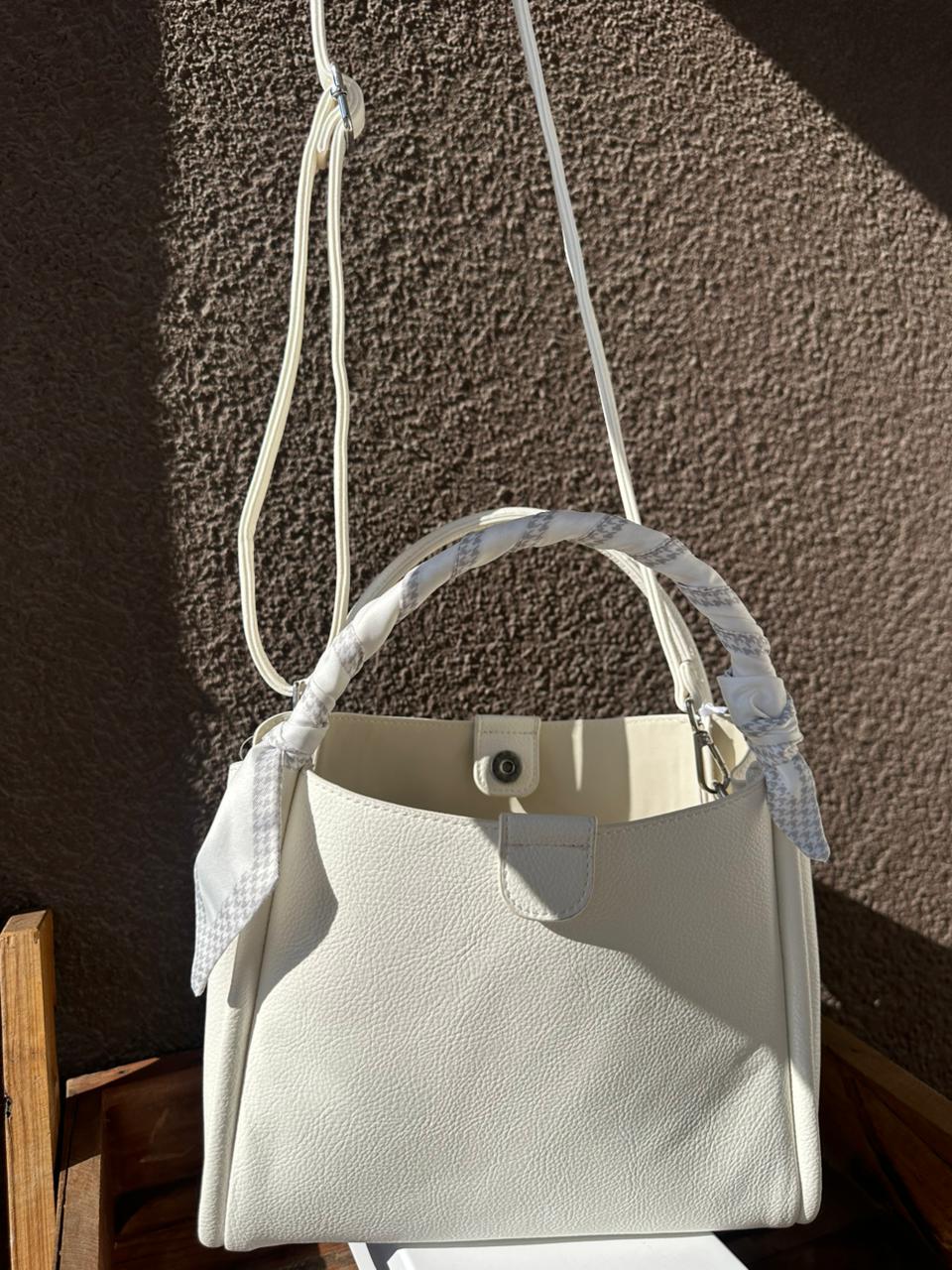 Cartera Blanca Elegante Minimal Chic
