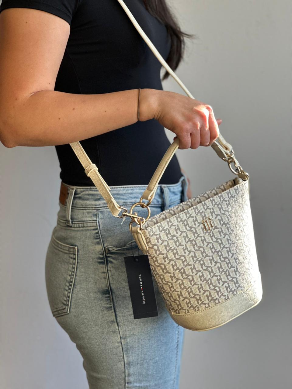 Cartera Tommy Monogram Beige Tote Crossbody