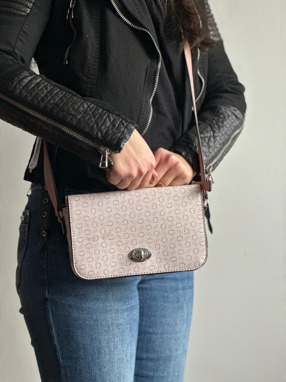 Guess Crossbody Rosé con Logo