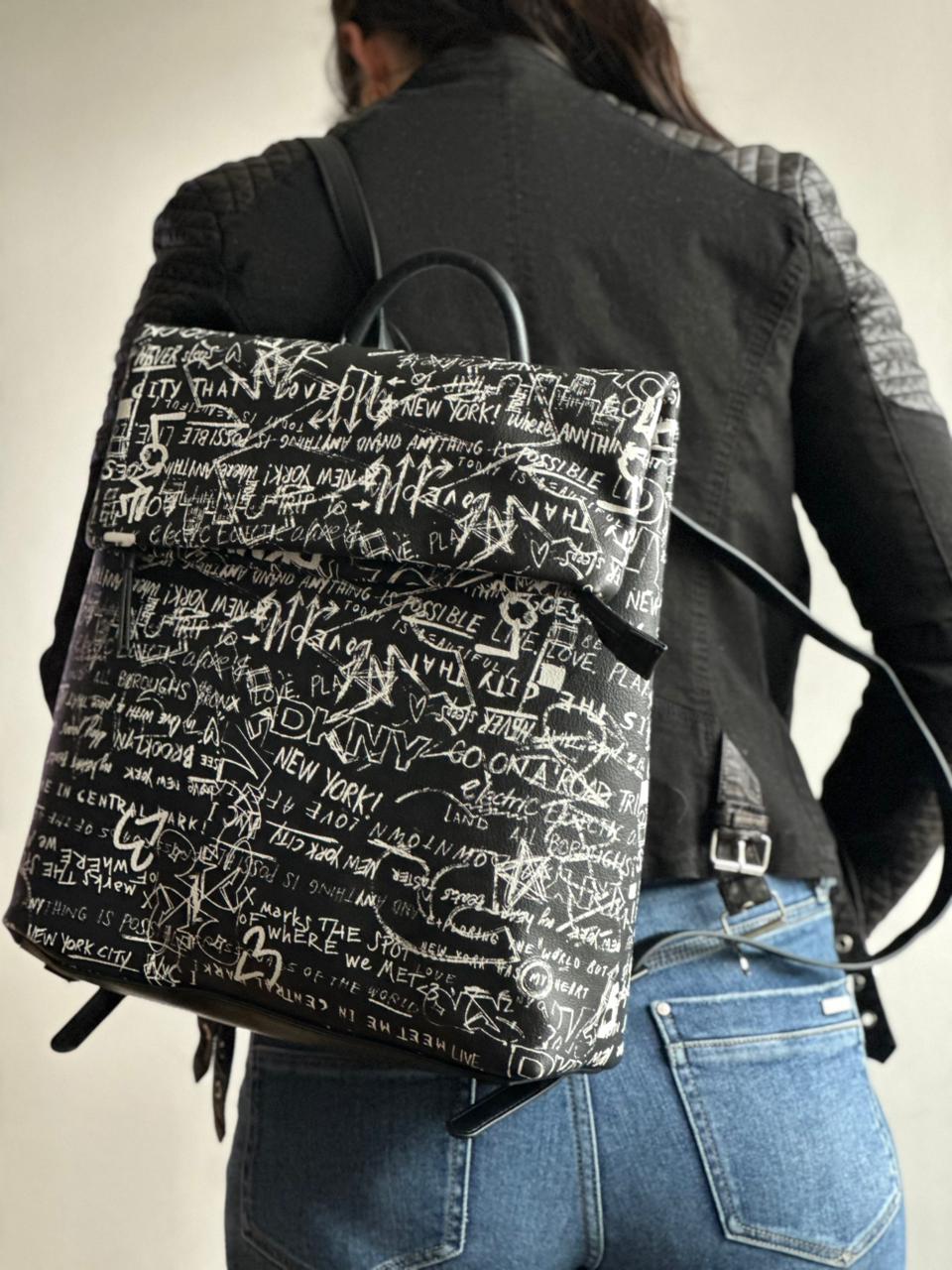 Mochila DKNY Negra GRAFFITY