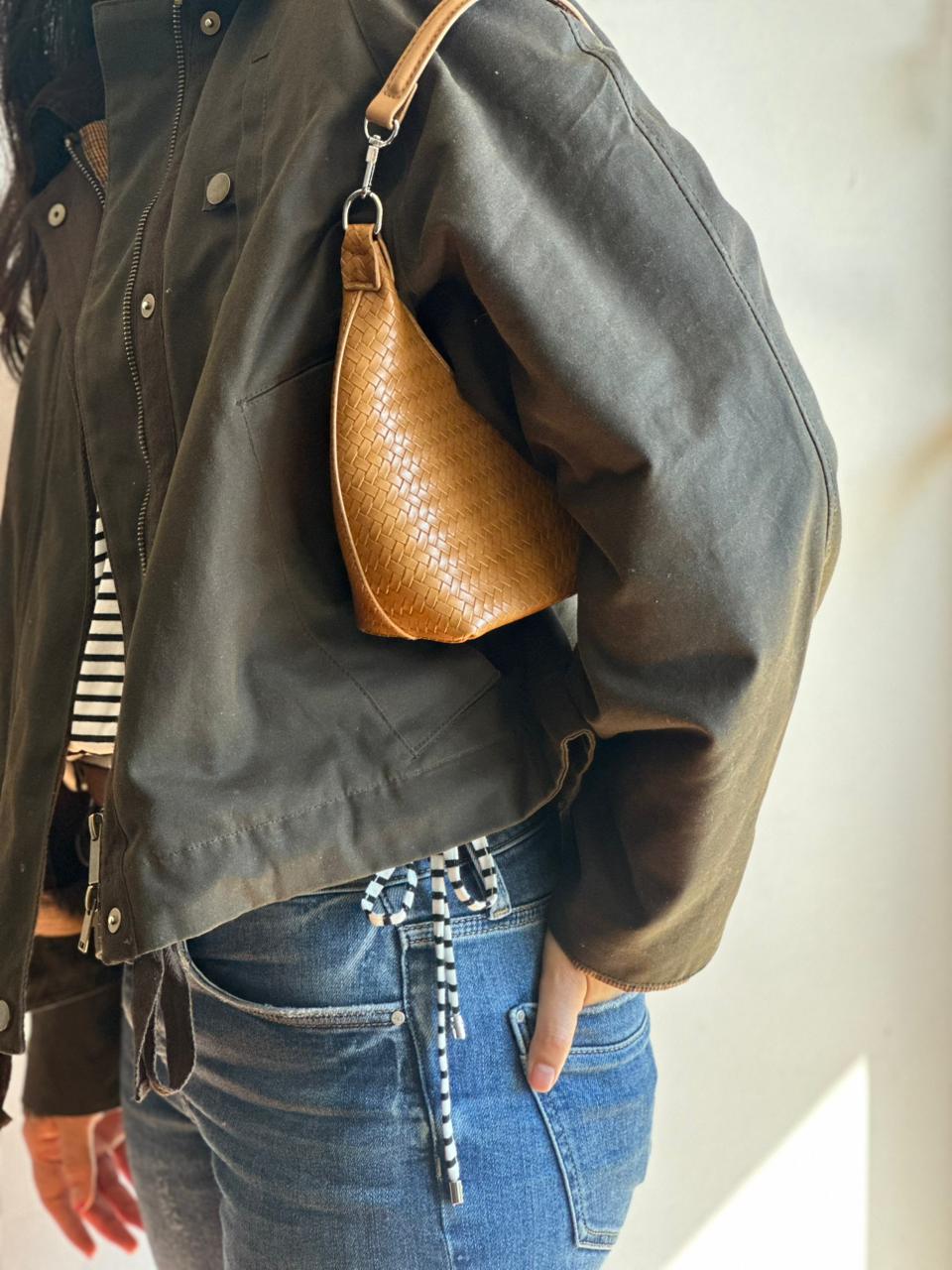 Cartera Brown Woven Shoulder Bag