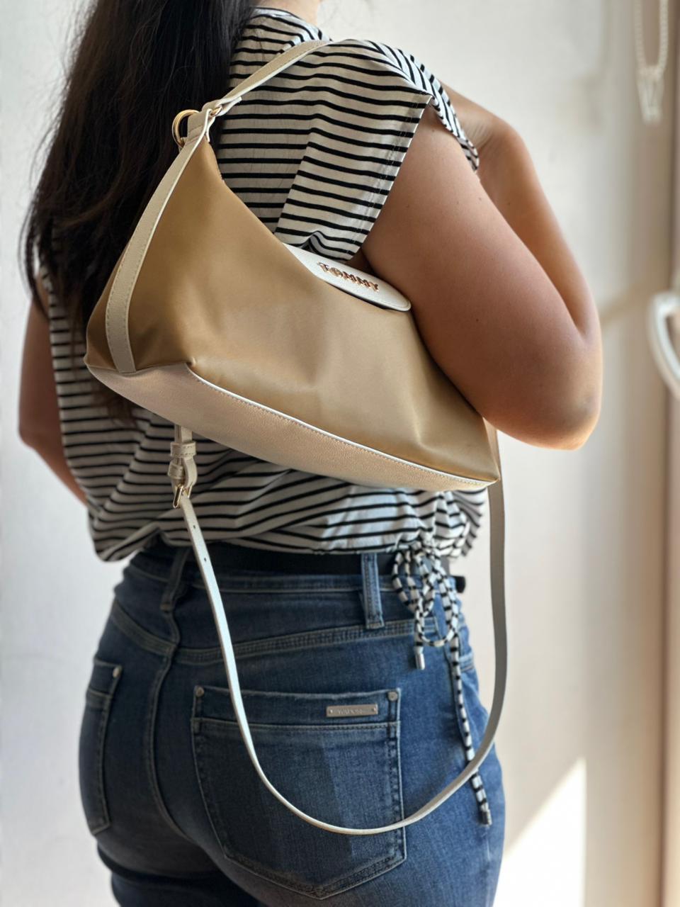 Cartera Tommy Beige & White Chic