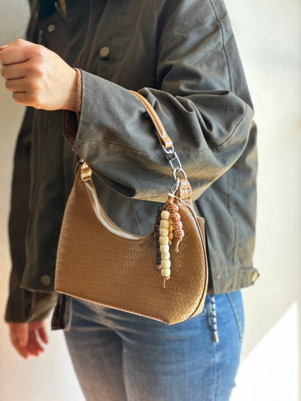 Cartera Brown Woven Shoulder Bag